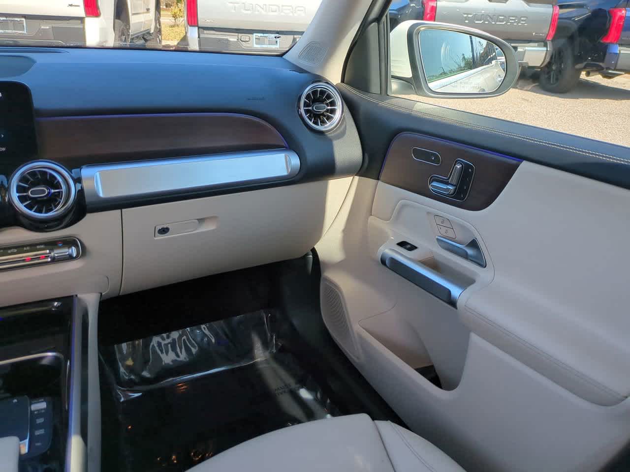 Thumbnail: 2023 Mercedes-Benz GLB - 16