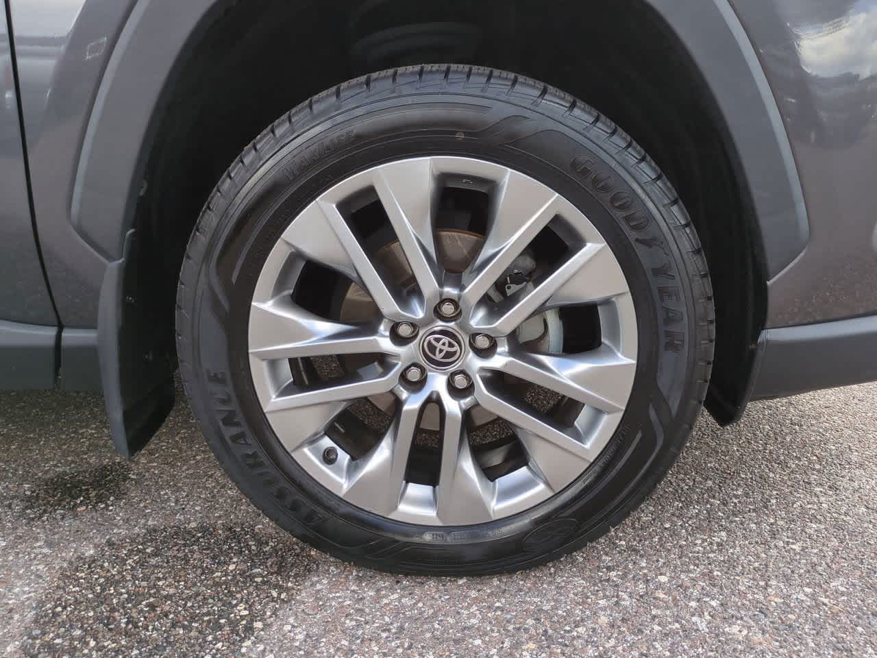 Thumbnail: 2020 Toyota RAV4 - 11