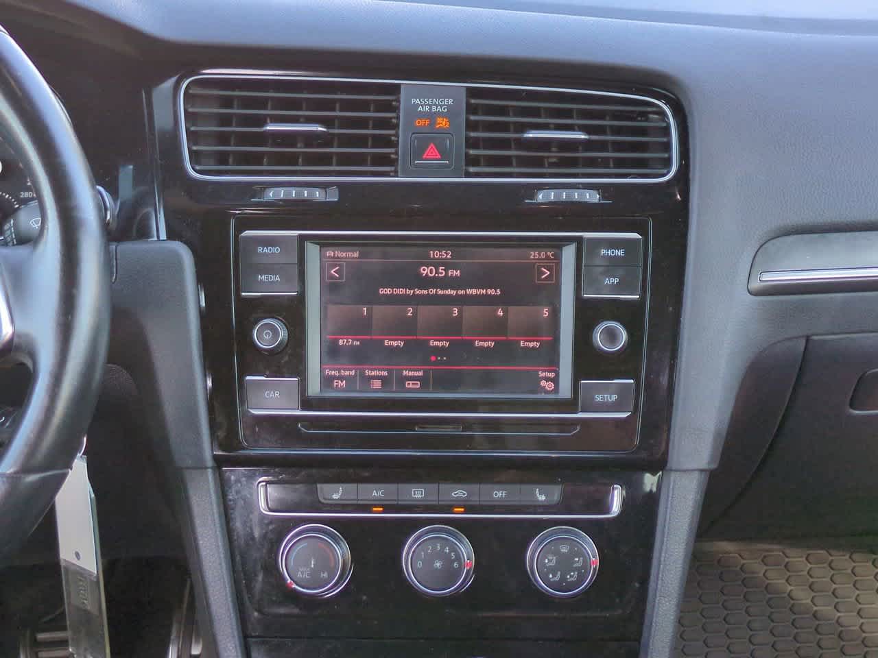 Thumbnail: 2018 Volkswagen Golf - 16