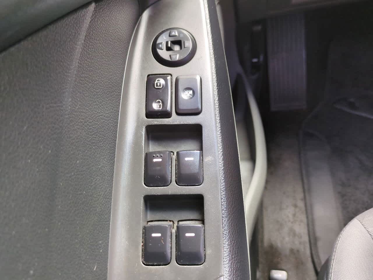 Thumbnail: 2017 Kia Forte - 21