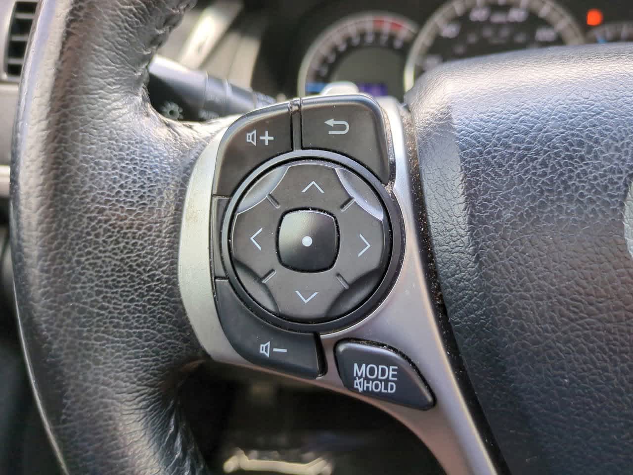 Thumbnail: 2012 Toyota Camry - 21