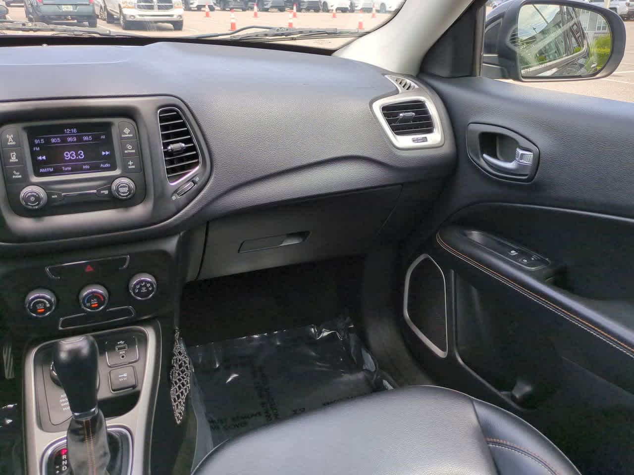 Thumbnail: 2017 Jeep Compass - 16