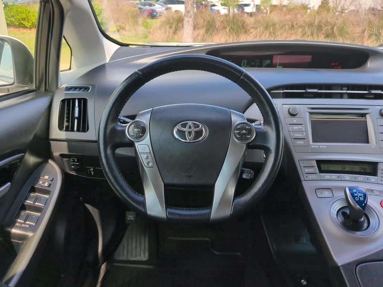 Thumbnail: 2015 Toyota Prius - 15