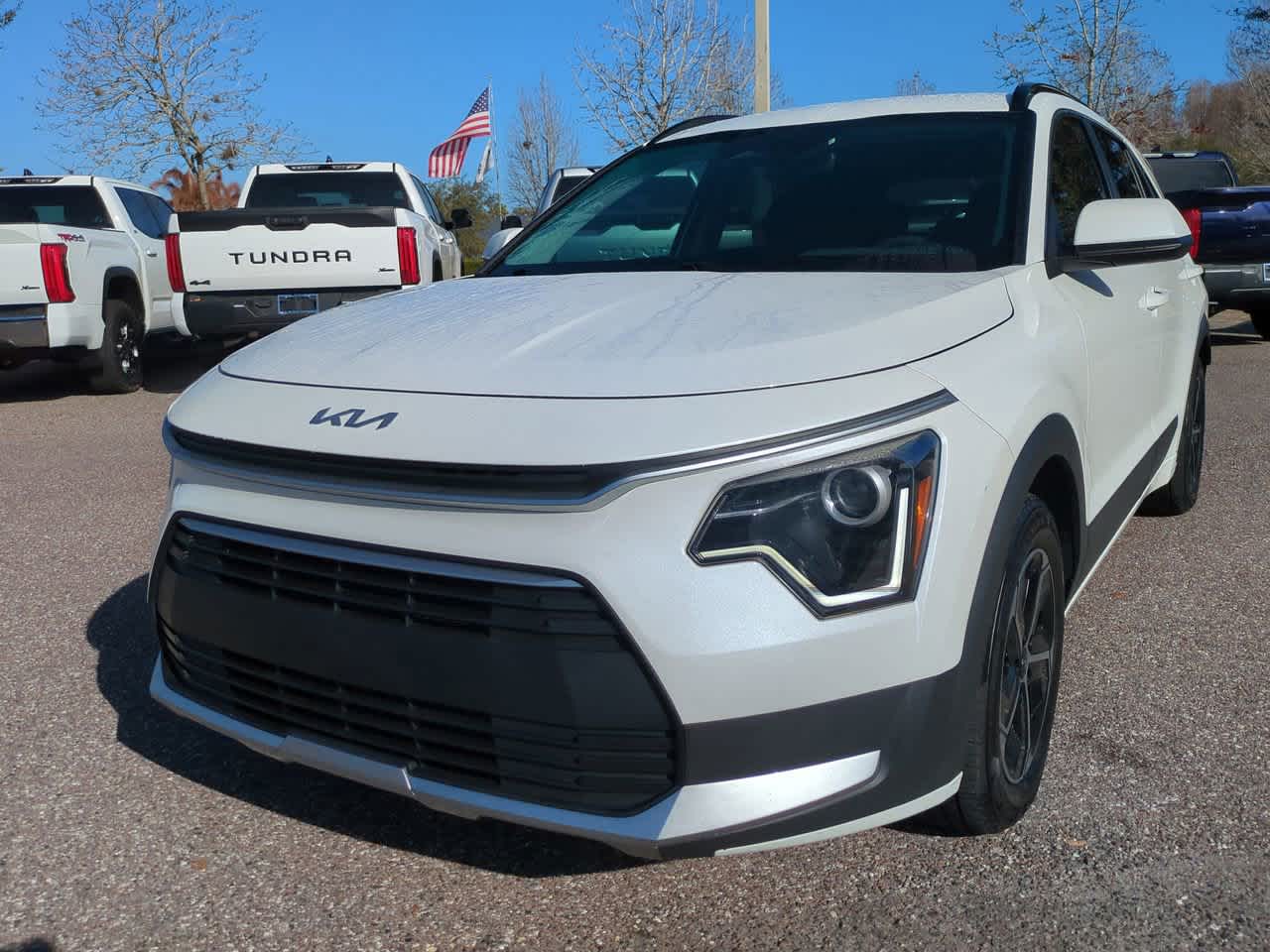 Thumbnail: 2023 Kia Niro - 2