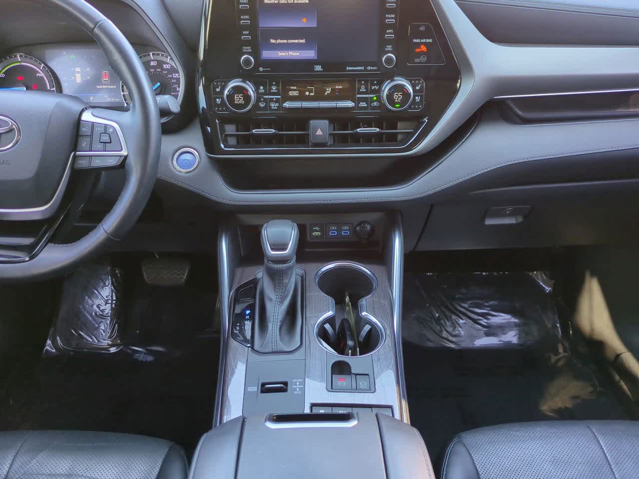 Thumbnail: 2022 Toyota Highlander - 19