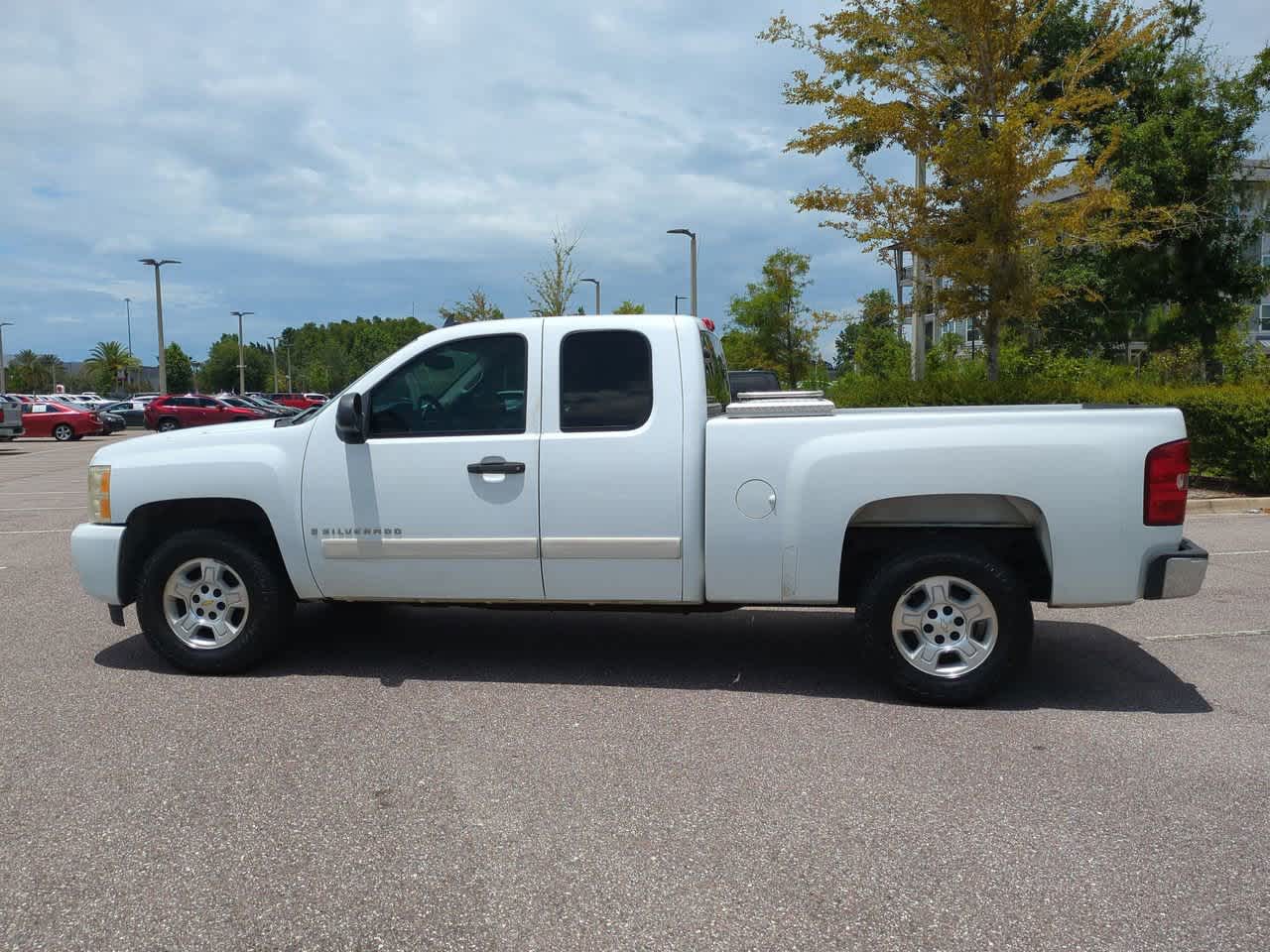 Thumbnail: 2007 Chevrolet Silverado 1500 - 3
