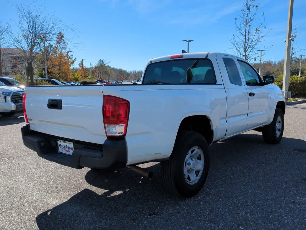 Thumbnail: 2017 Toyota Tacoma - 6