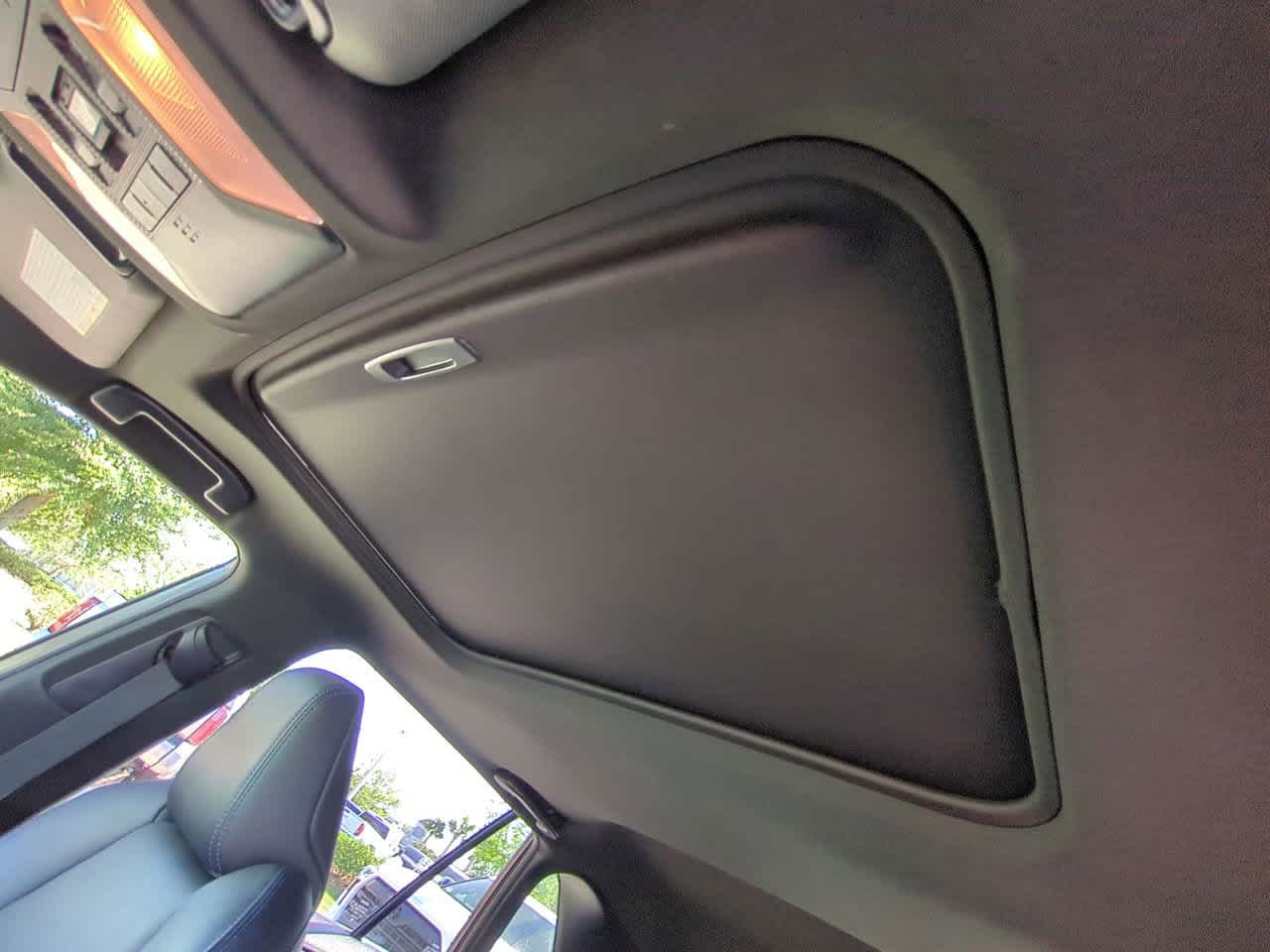 Thumbnail: 2019 Toyota RAV4 - 19