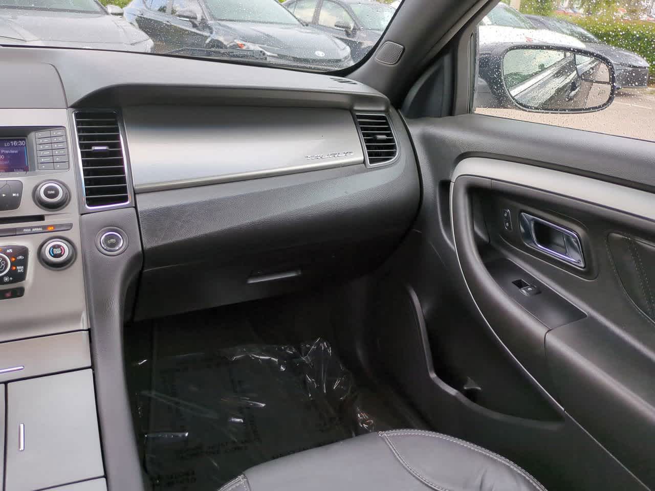 Thumbnail: 2016 Ford Taurus - 16