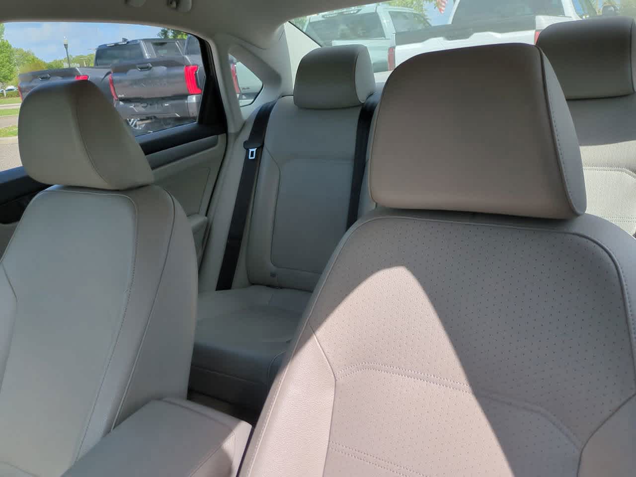 Thumbnail: 2014 Volkswagen Passat - 8