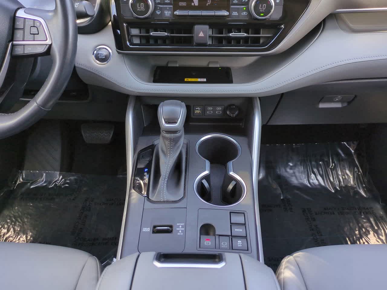 Thumbnail: 2023 Toyota Highlander - 19