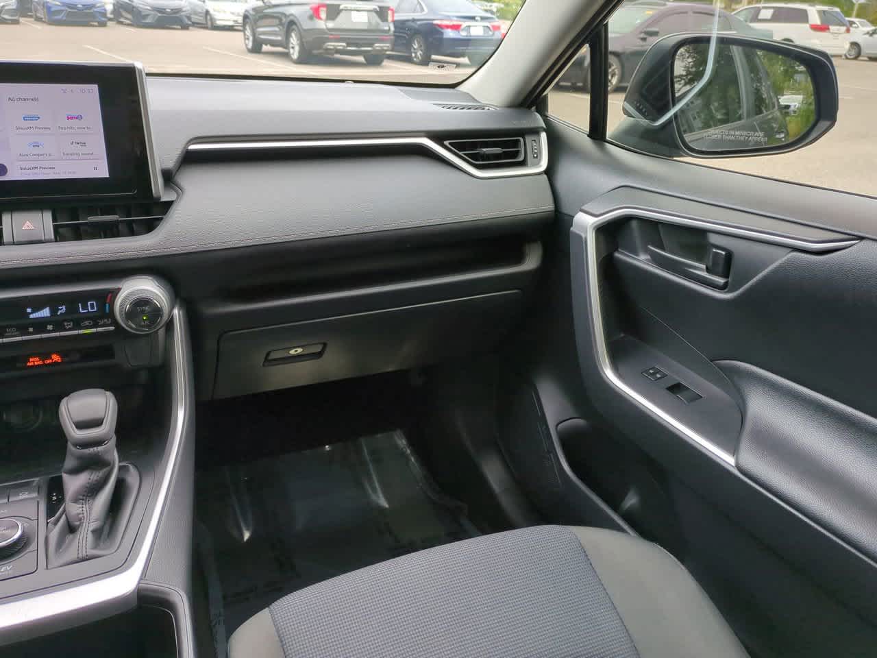 2024 Toyota RAV4 LE 16