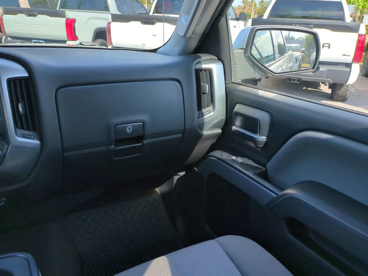 Thumbnail: 2015 Chevrolet Silverado 1500 - 16