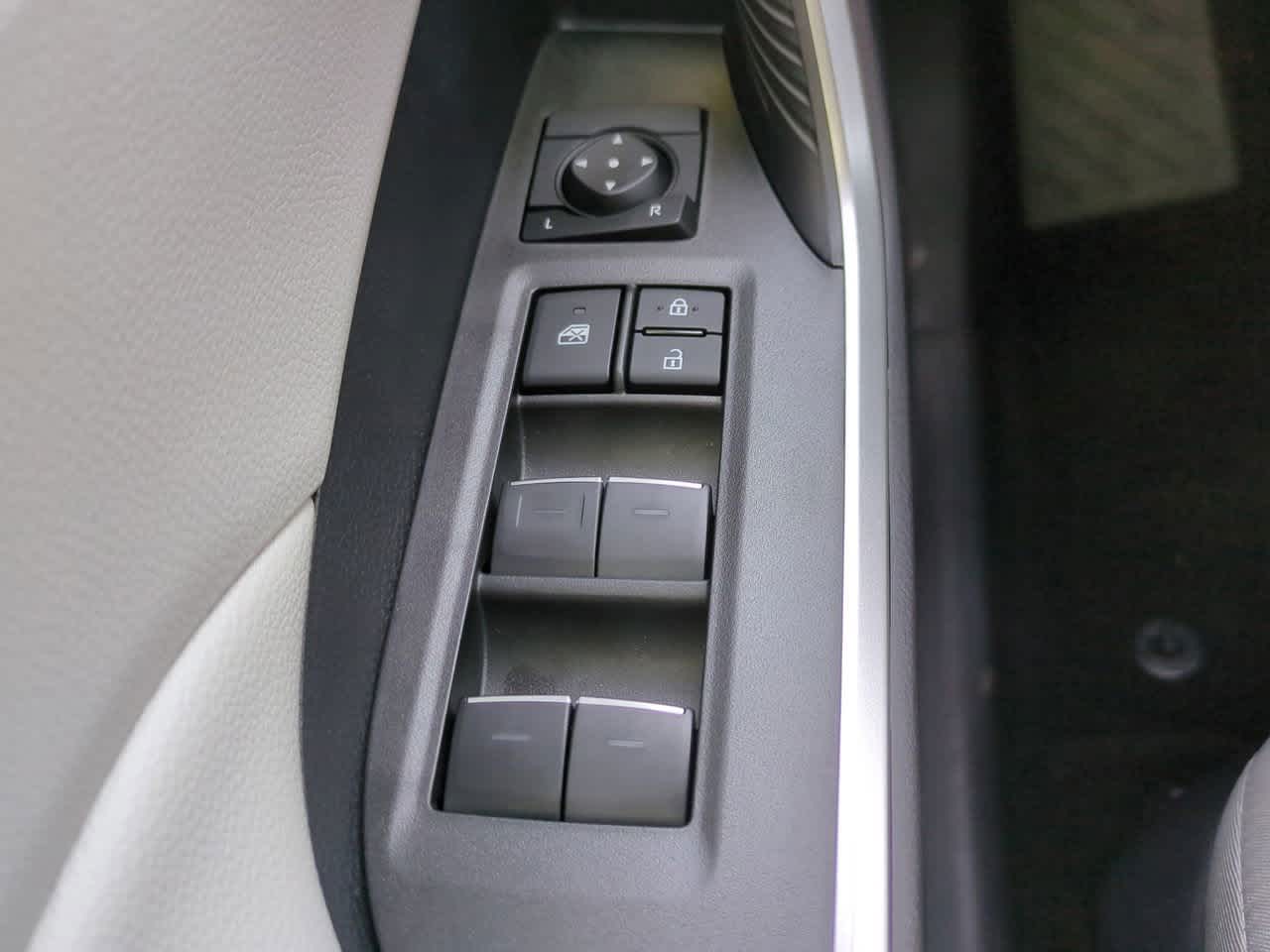 Thumbnail: 2025 Toyota RAV4 - 22