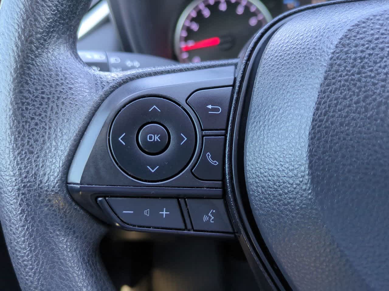 Thumbnail: 2022 Toyota RAV4 - 22