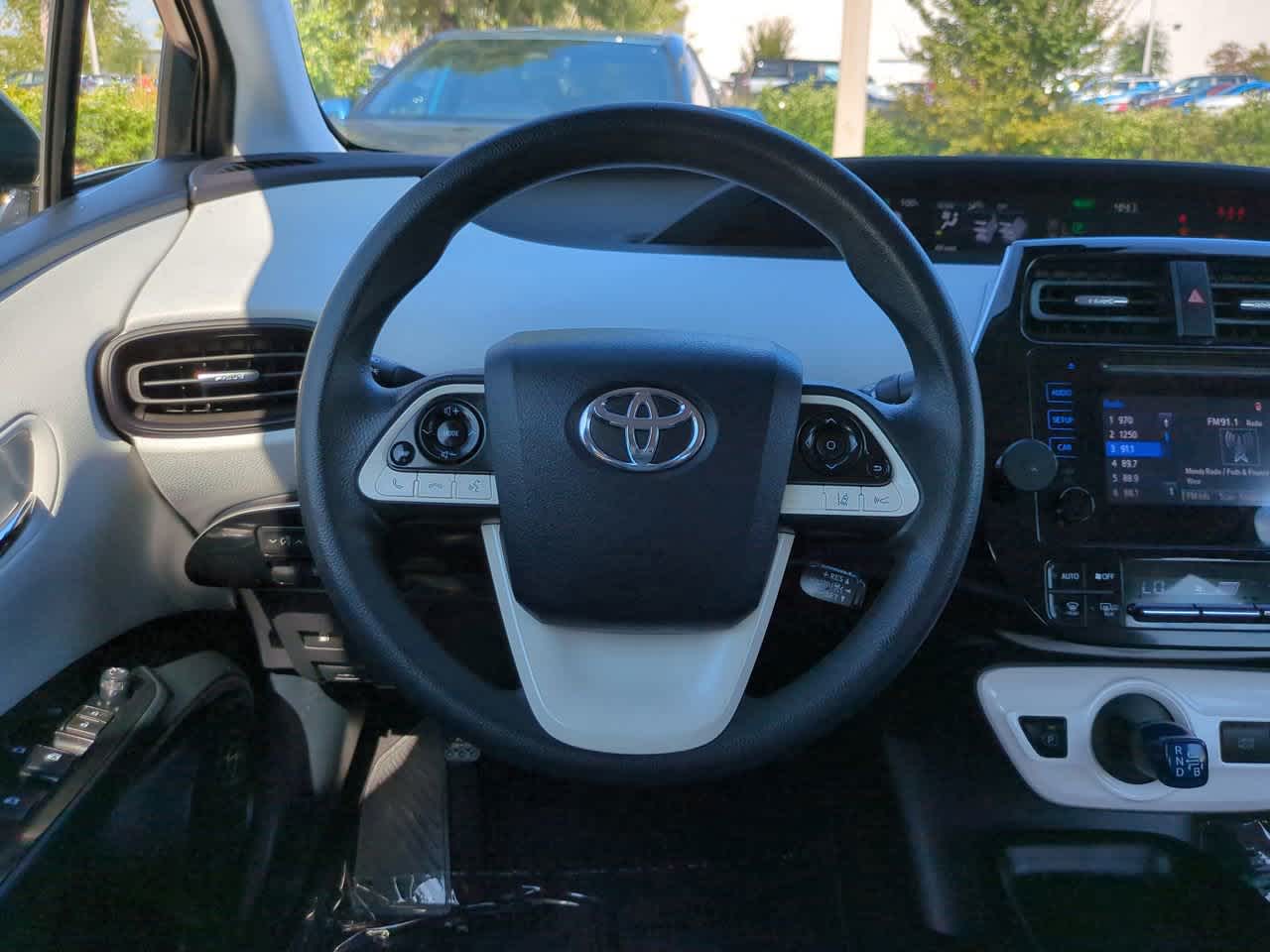 Thumbnail: 2017 Toyota Prius - 15