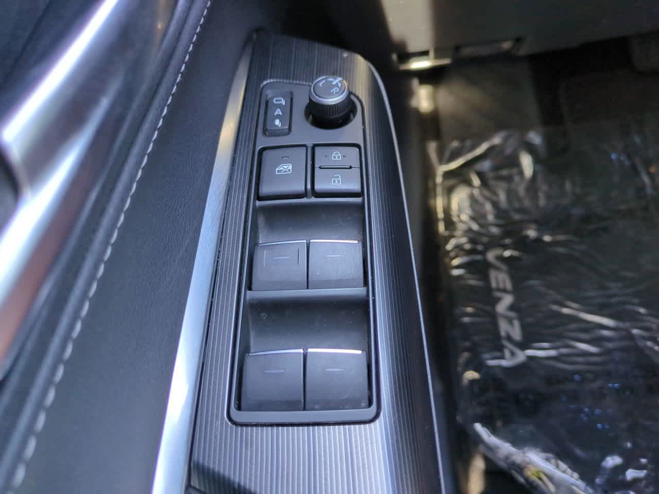 Thumbnail: 2021 Toyota Venza - 22