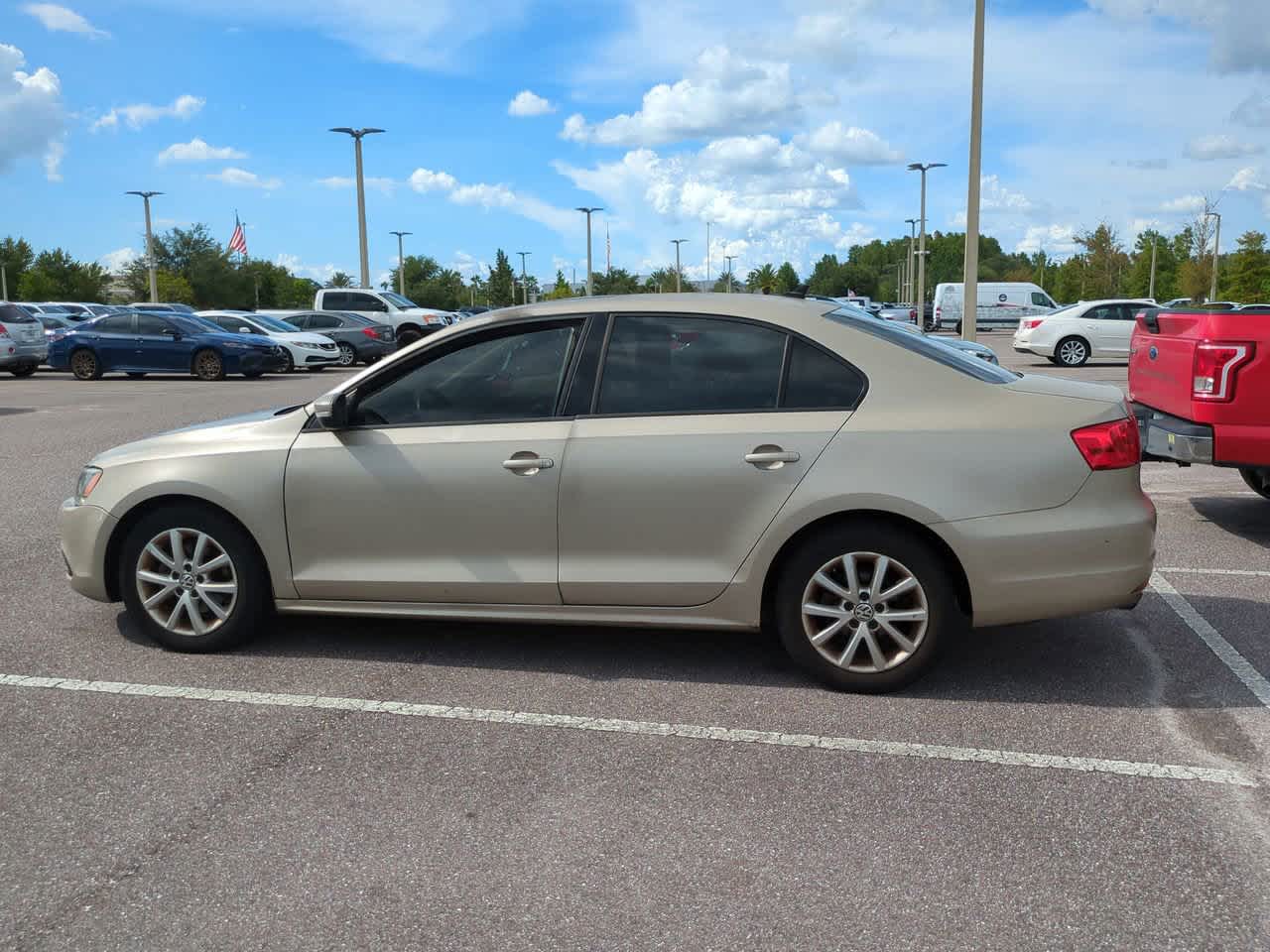 Thumbnail: 2012 Volkswagen Jetta - 3