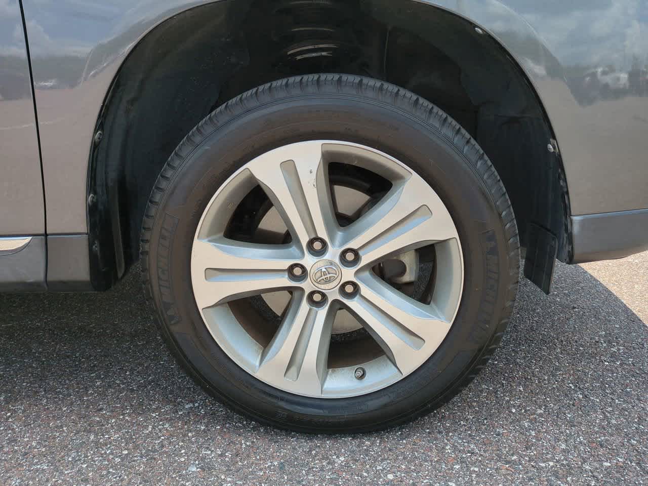 Thumbnail: 2013 Toyota Highlander - 11