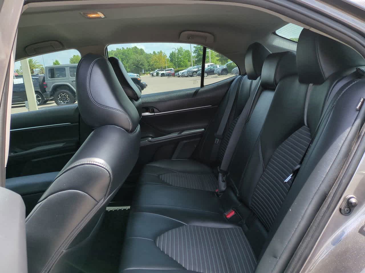 2020 Toyota Camry SE 13