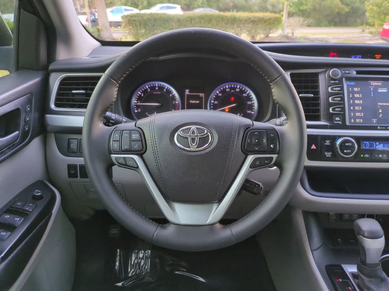 Thumbnail: 2017 Toyota Highlander - 16