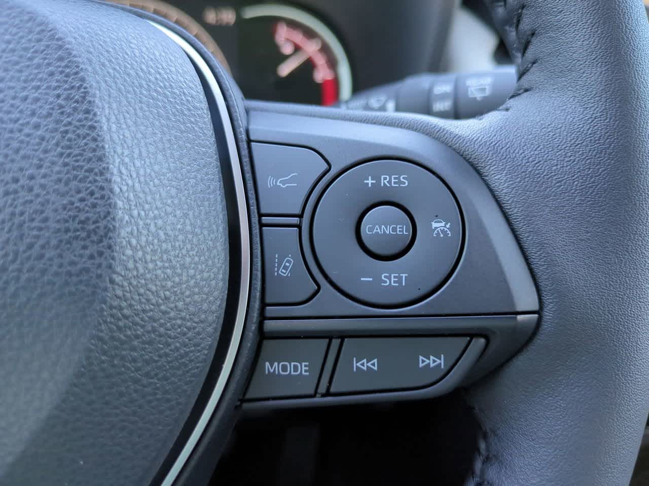 Thumbnail: 2025 Toyota RAV4 - 25