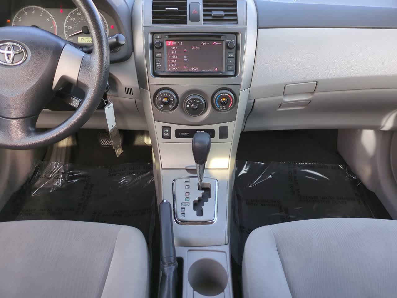 Thumbnail: 2013 Toyota Corolla - 18