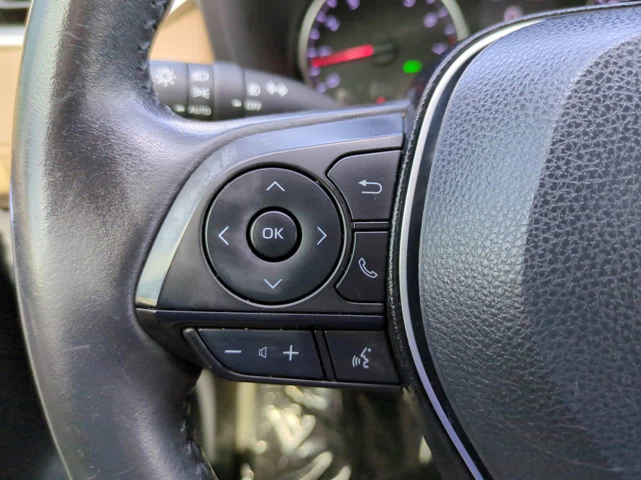 Thumbnail: 2019 Toyota RAV4 - 24