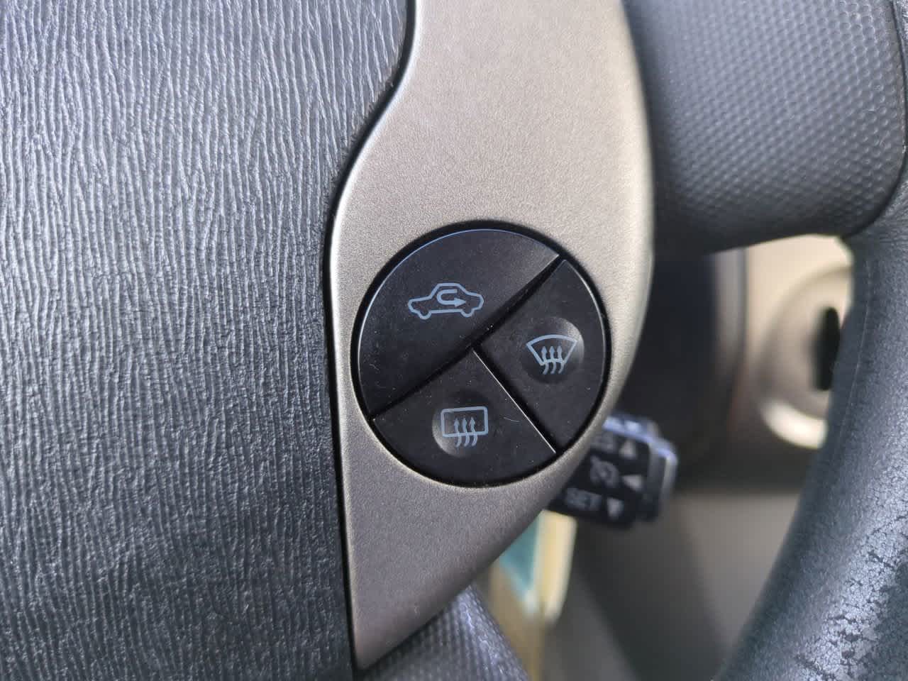 Thumbnail: 2006 Toyota Prius - 21
