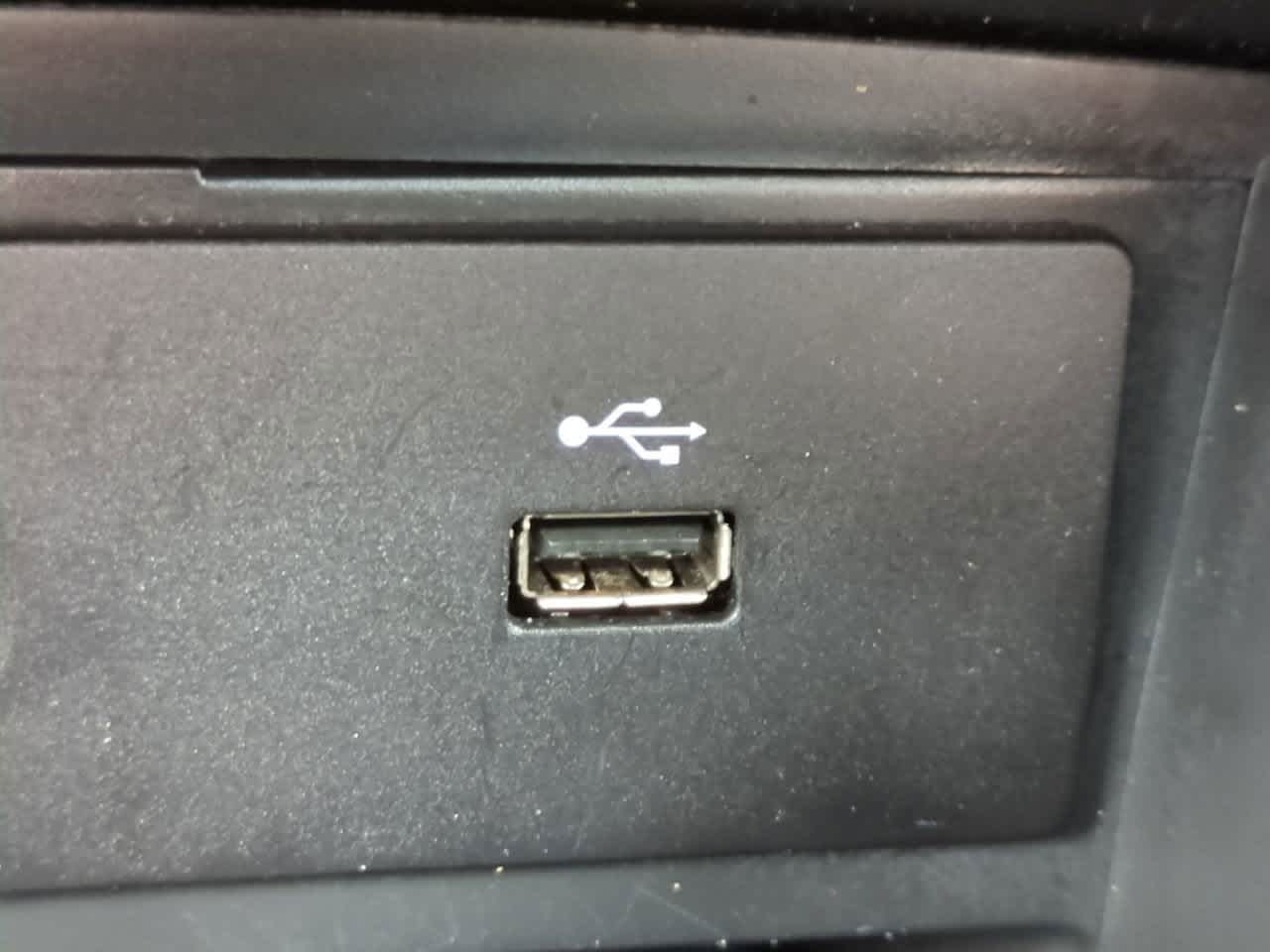 Thumbnail: 2013 Ford Explorer - 20