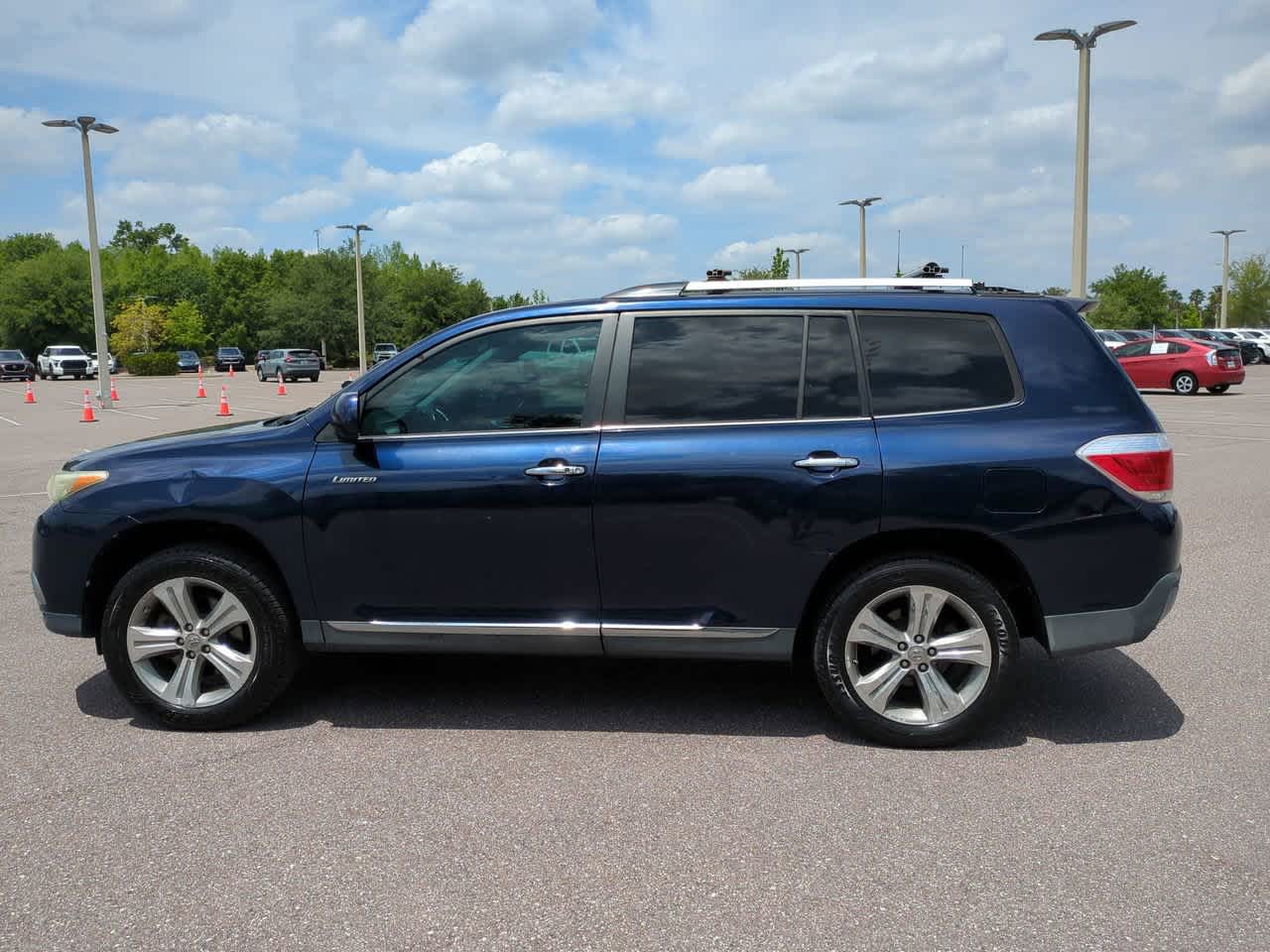 Thumbnail: 2011 Toyota Highlander - 3