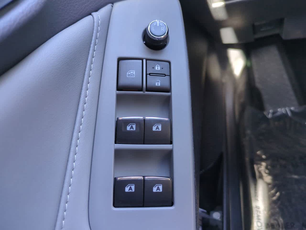 Thumbnail: 2021 Toyota Avalon - 23