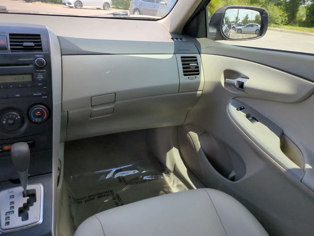 Thumbnail: 2010 Toyota Corolla - 16