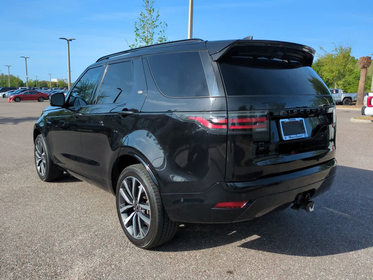 Thumbnail: 2021 Land Rover Discovery - 4