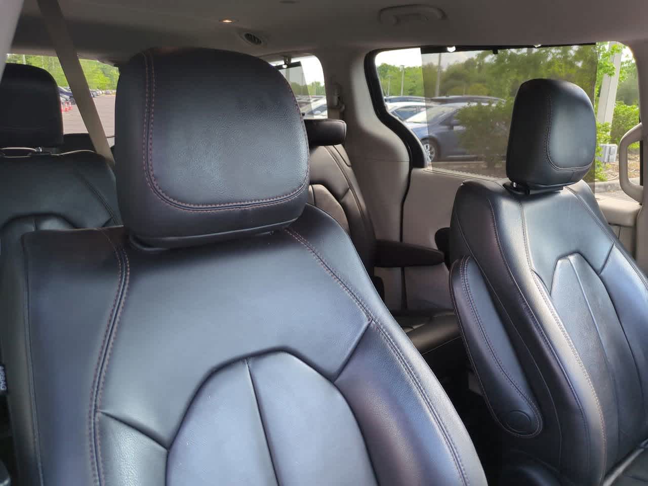 Thumbnail: 2017 Chrysler Pacifica - 7