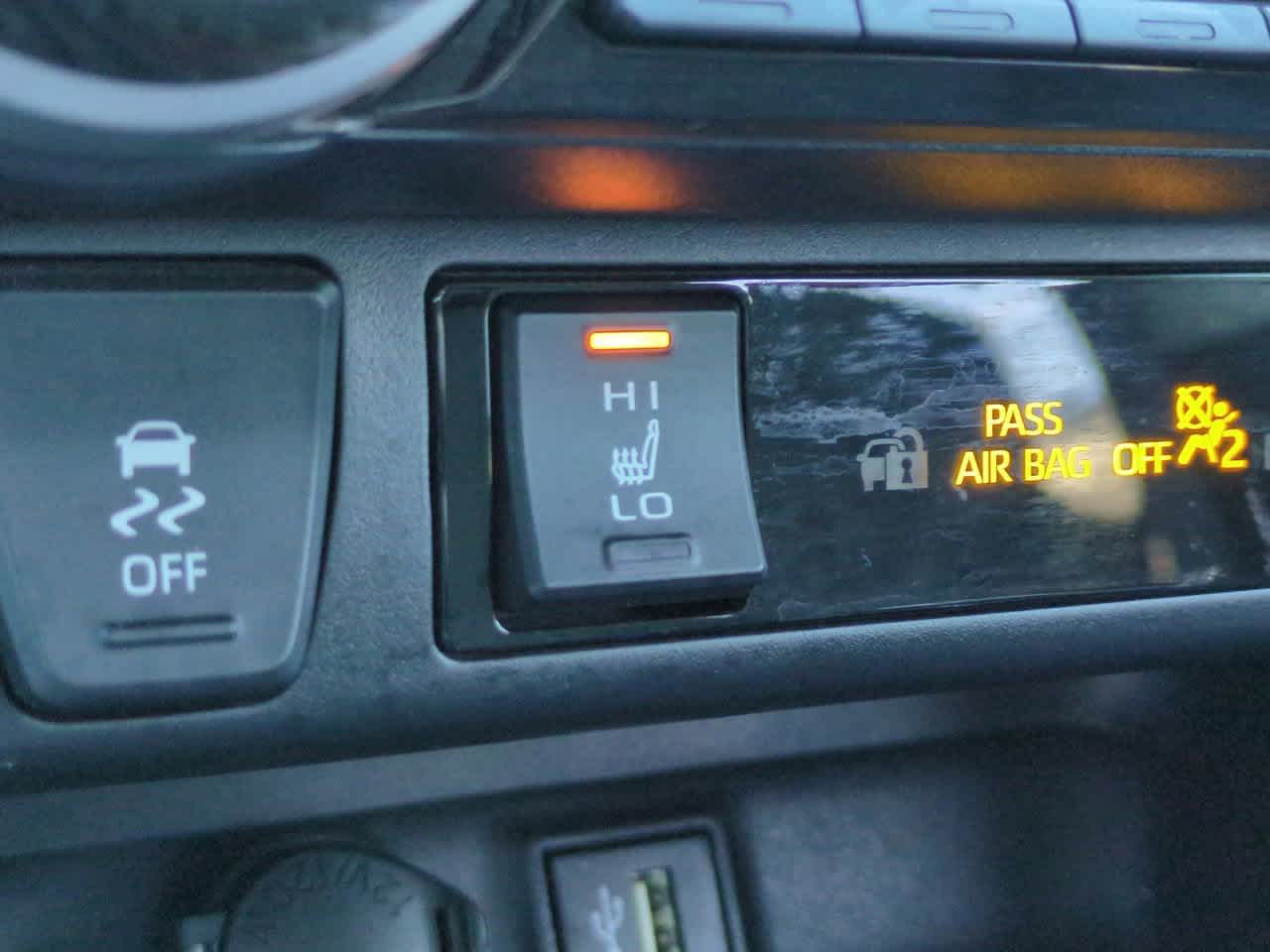 Thumbnail: 2023 Toyota RAV4 - 22