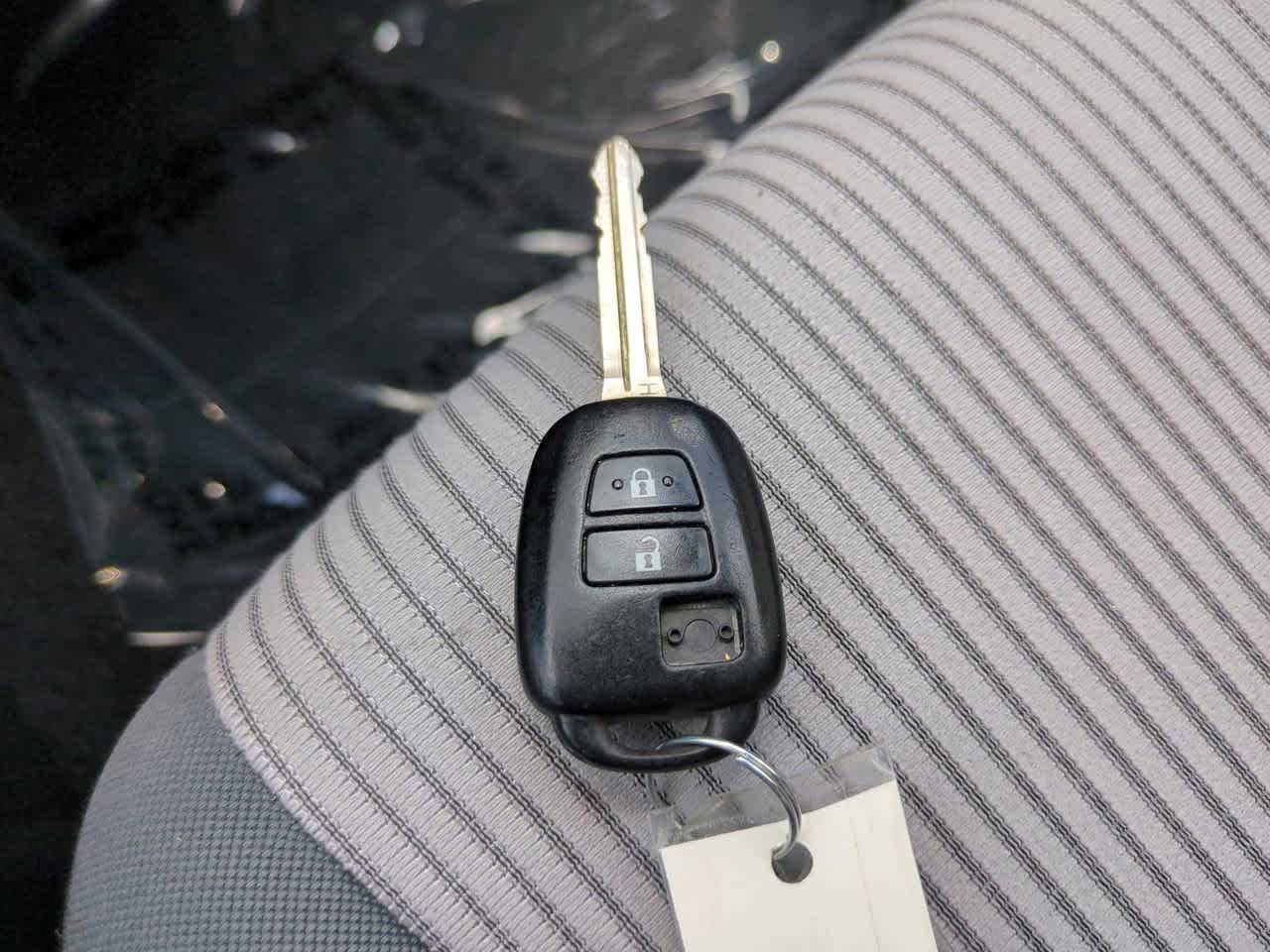 Thumbnail: 2014 Toyota RAV4 - 25