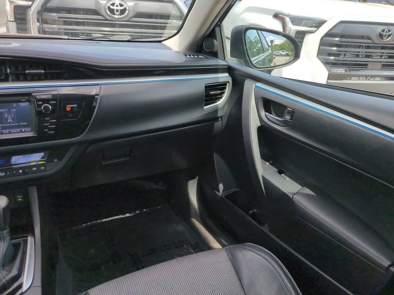 Thumbnail: 2015 Toyota Corolla - 16