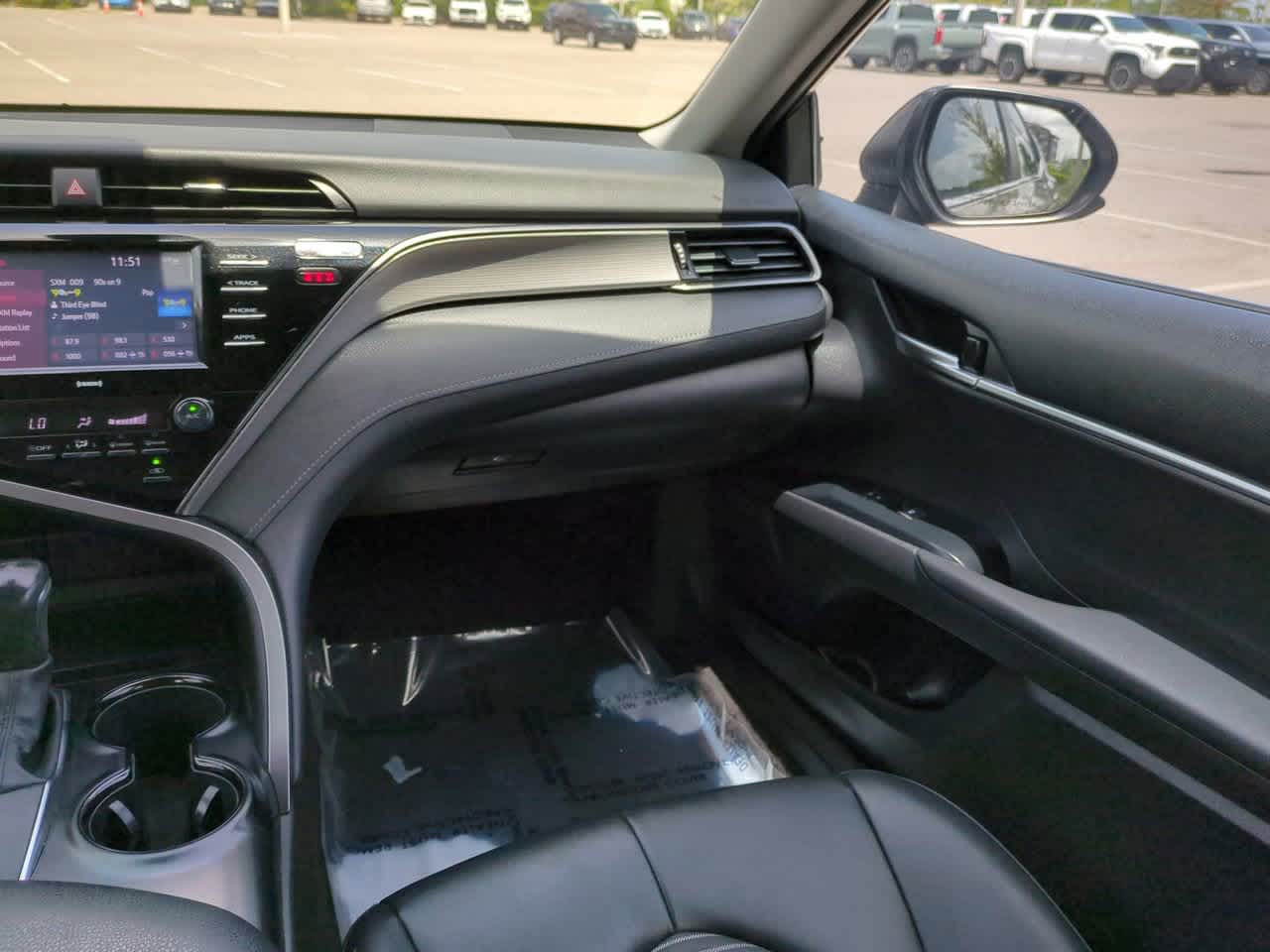 2020 Toyota Camry SE 16
