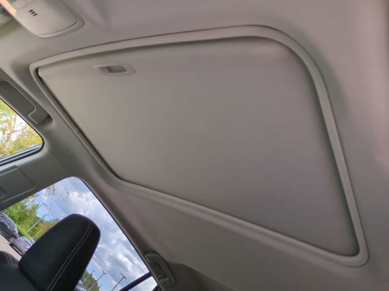 Thumbnail: 2017 Toyota RAV4 - 19