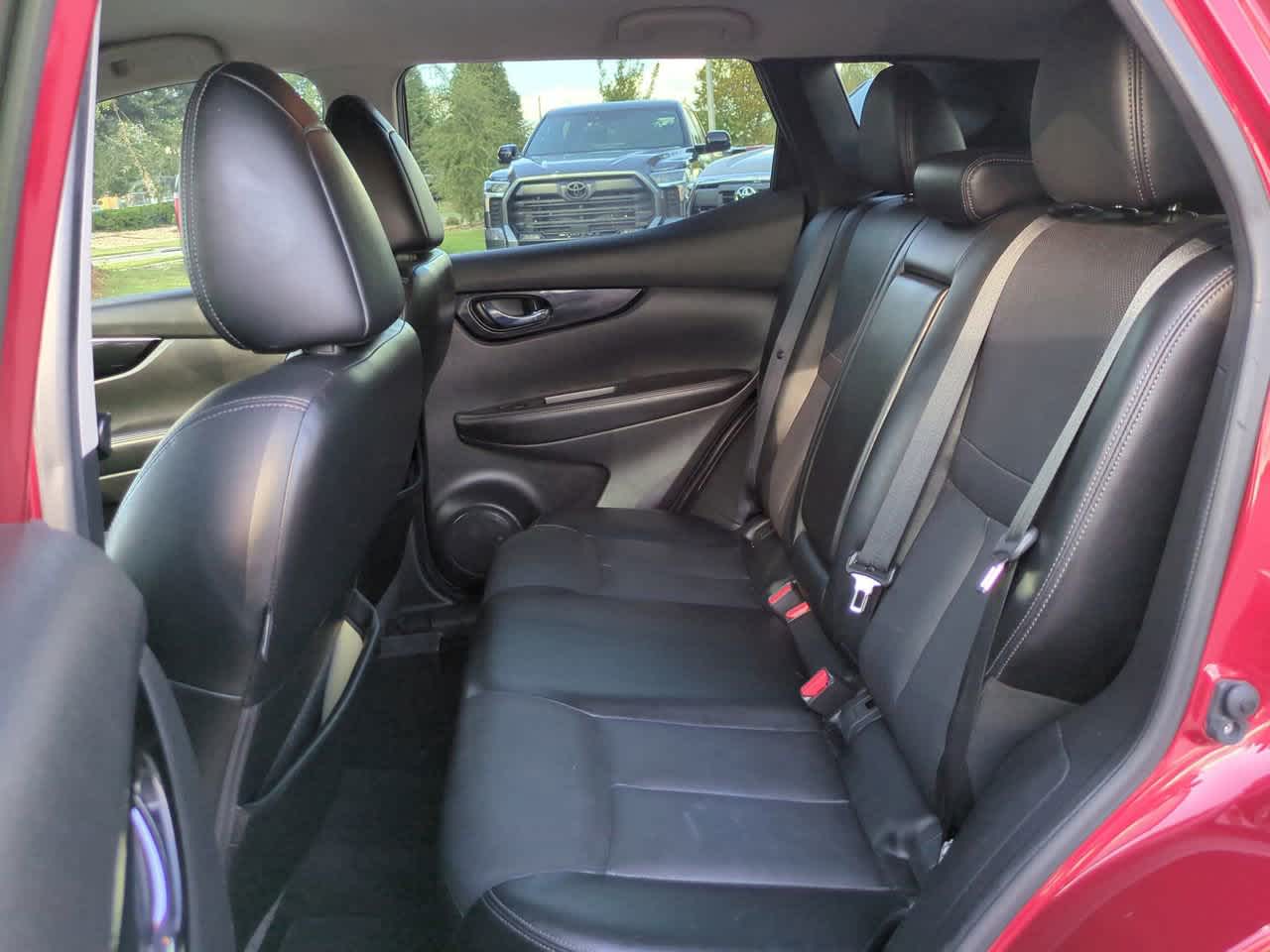 Thumbnail: 2019 Nissan Rogue Sport - 13