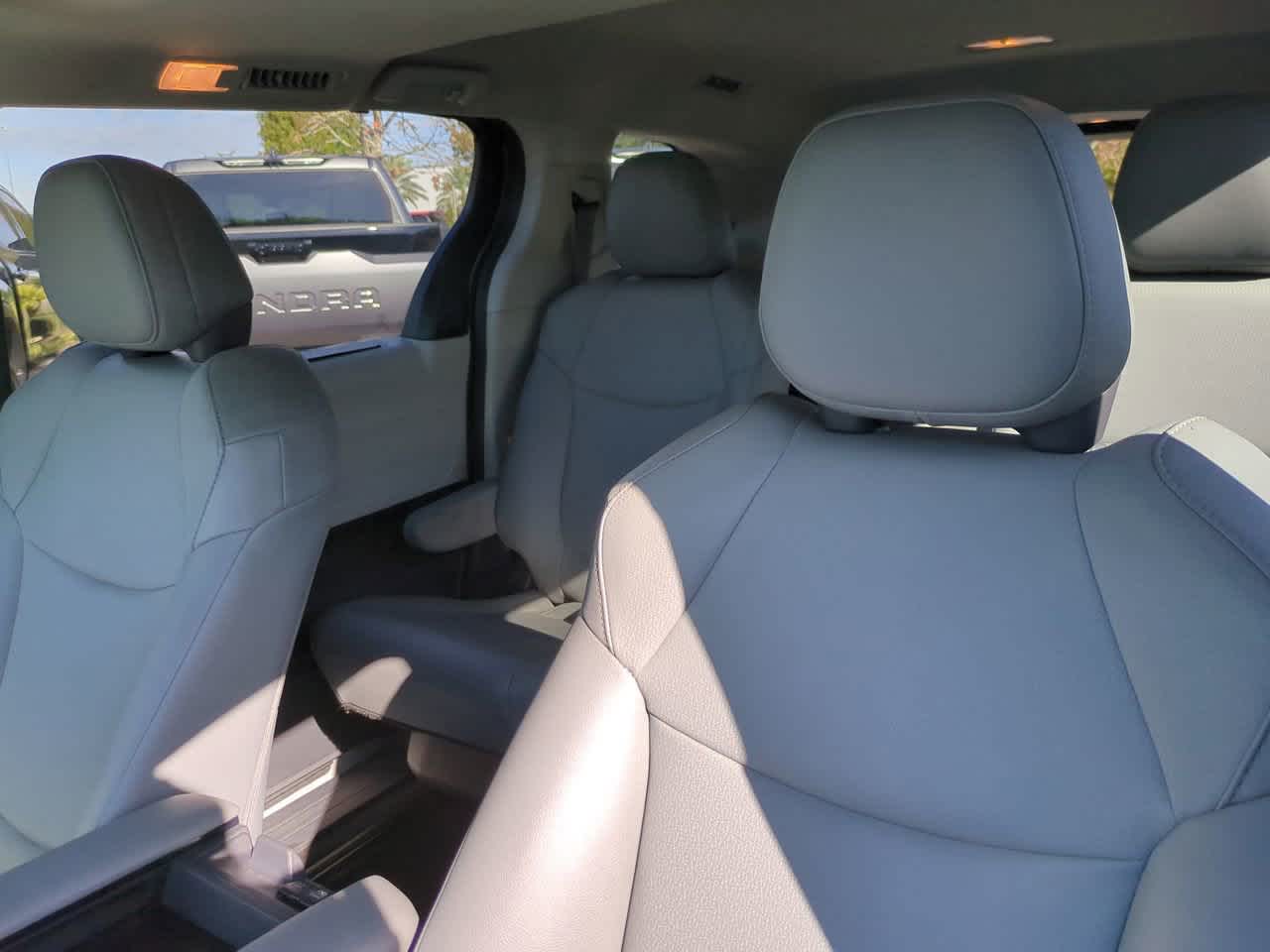 Thumbnail: 2021 Toyota Sienna - 8