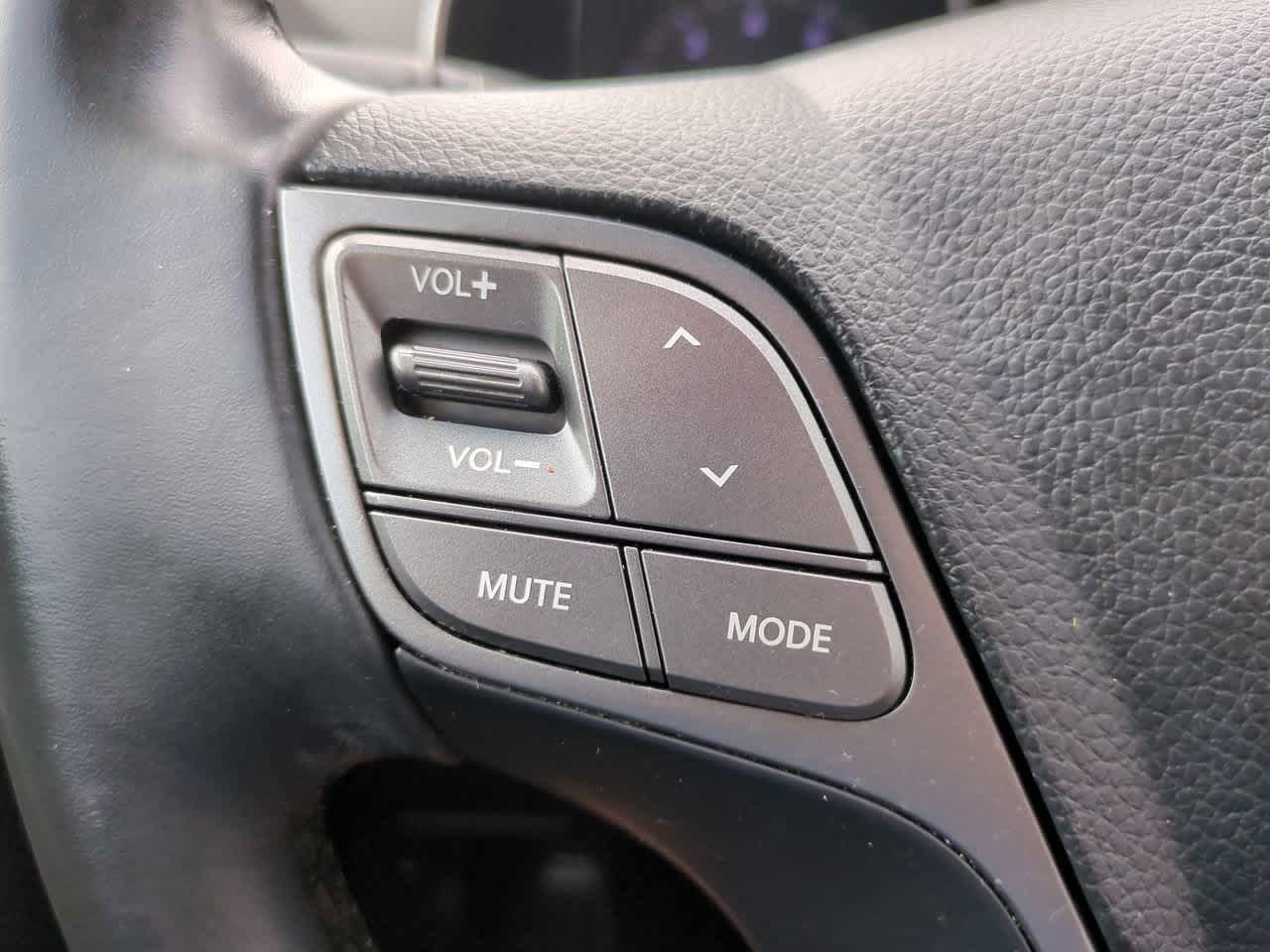 Thumbnail: 2016 Hyundai Santa Fe - 25