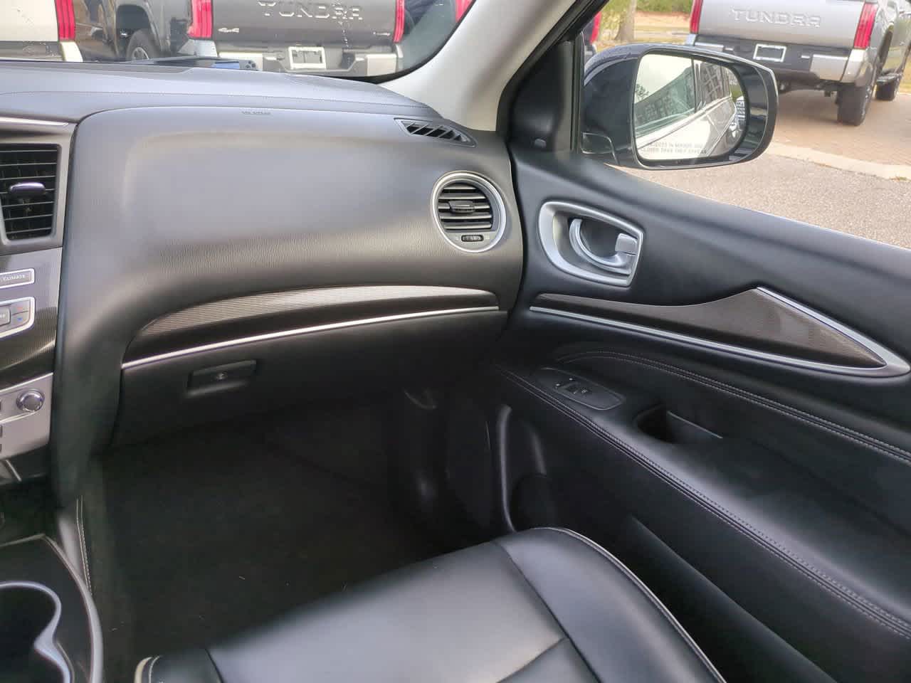 Thumbnail: 2019 INFINITI QX60 - 17