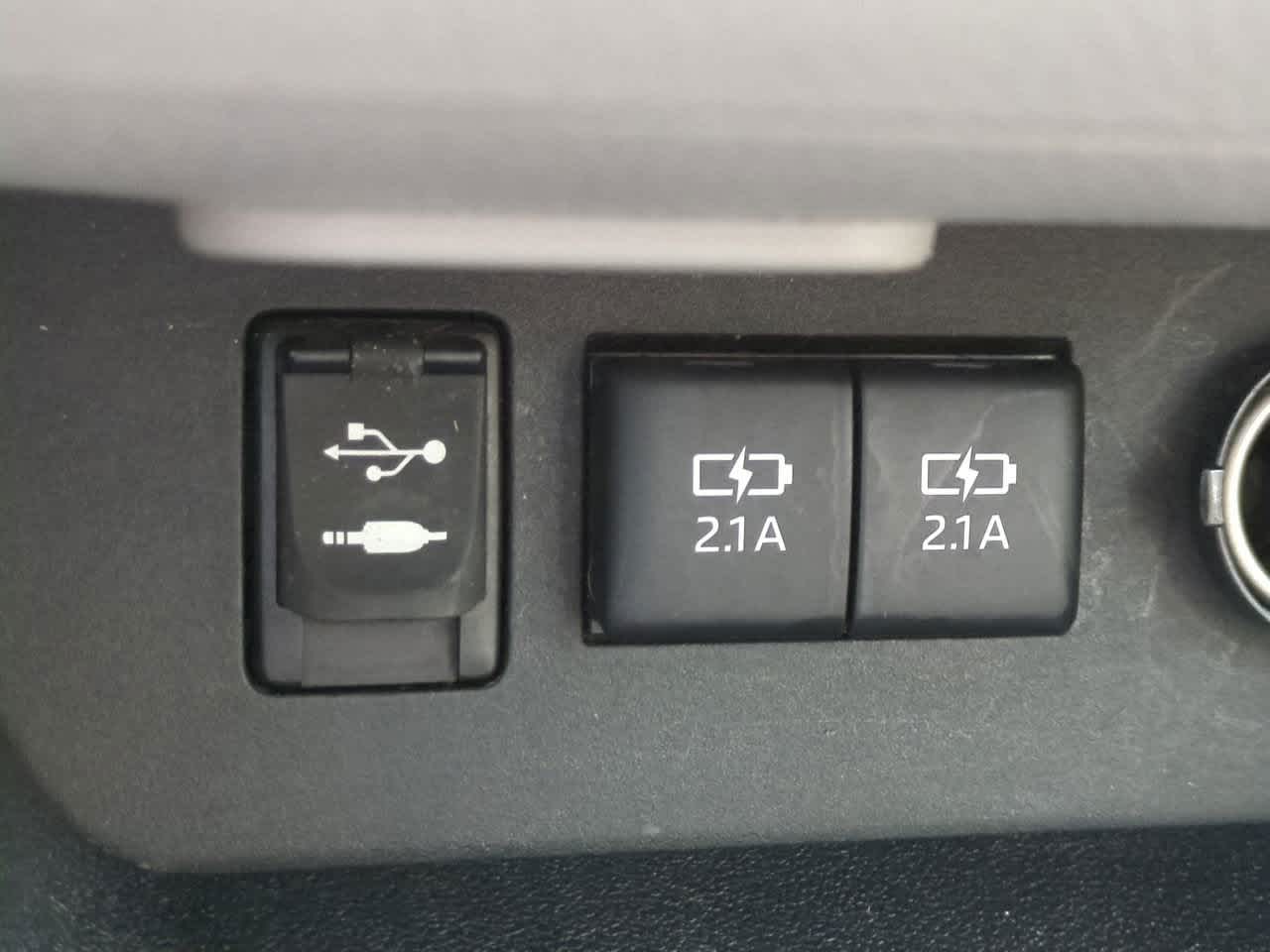 Thumbnail: 2017 Toyota Highlander - 23