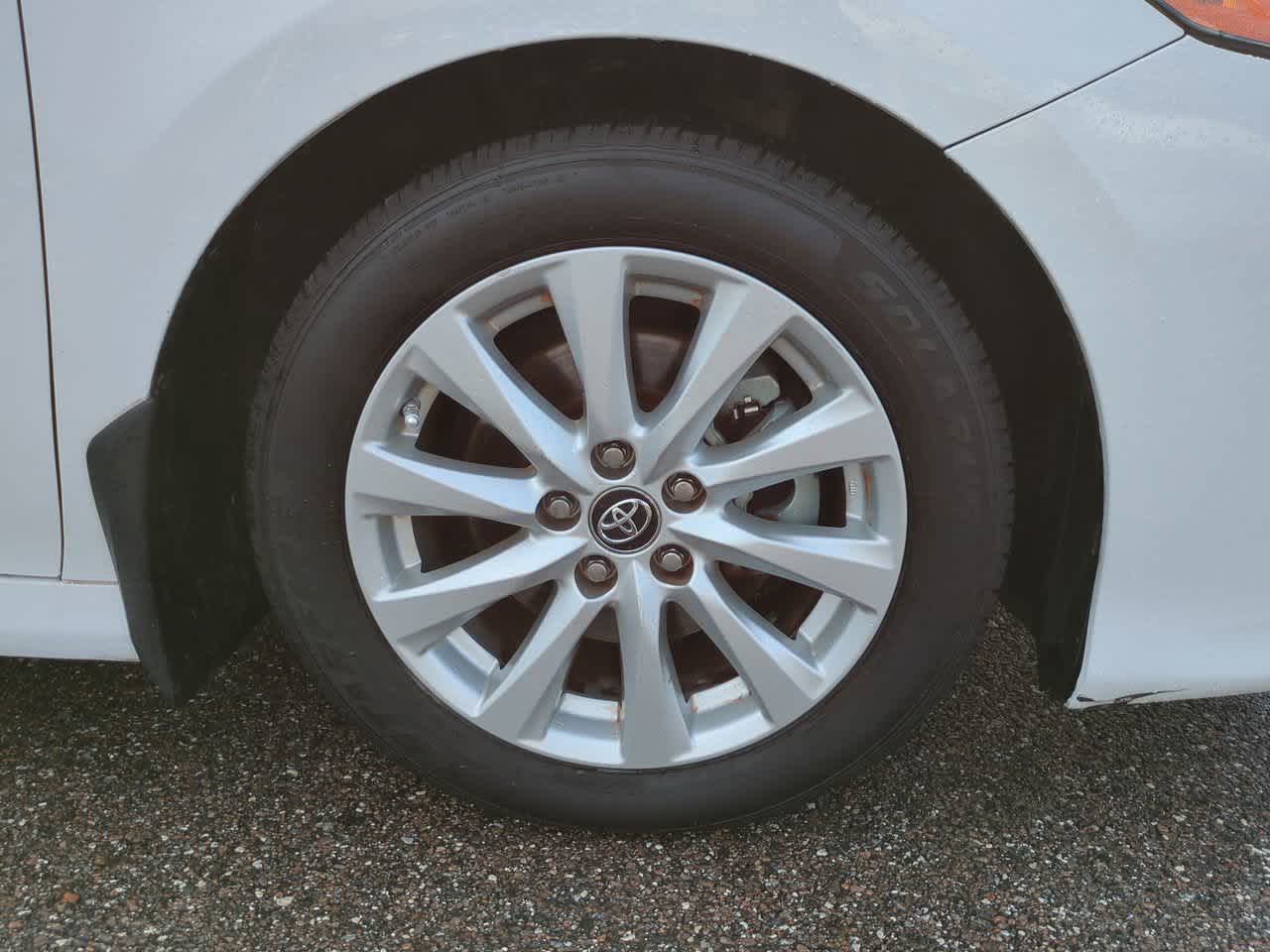 Thumbnail: 2019 Toyota Camry - 11