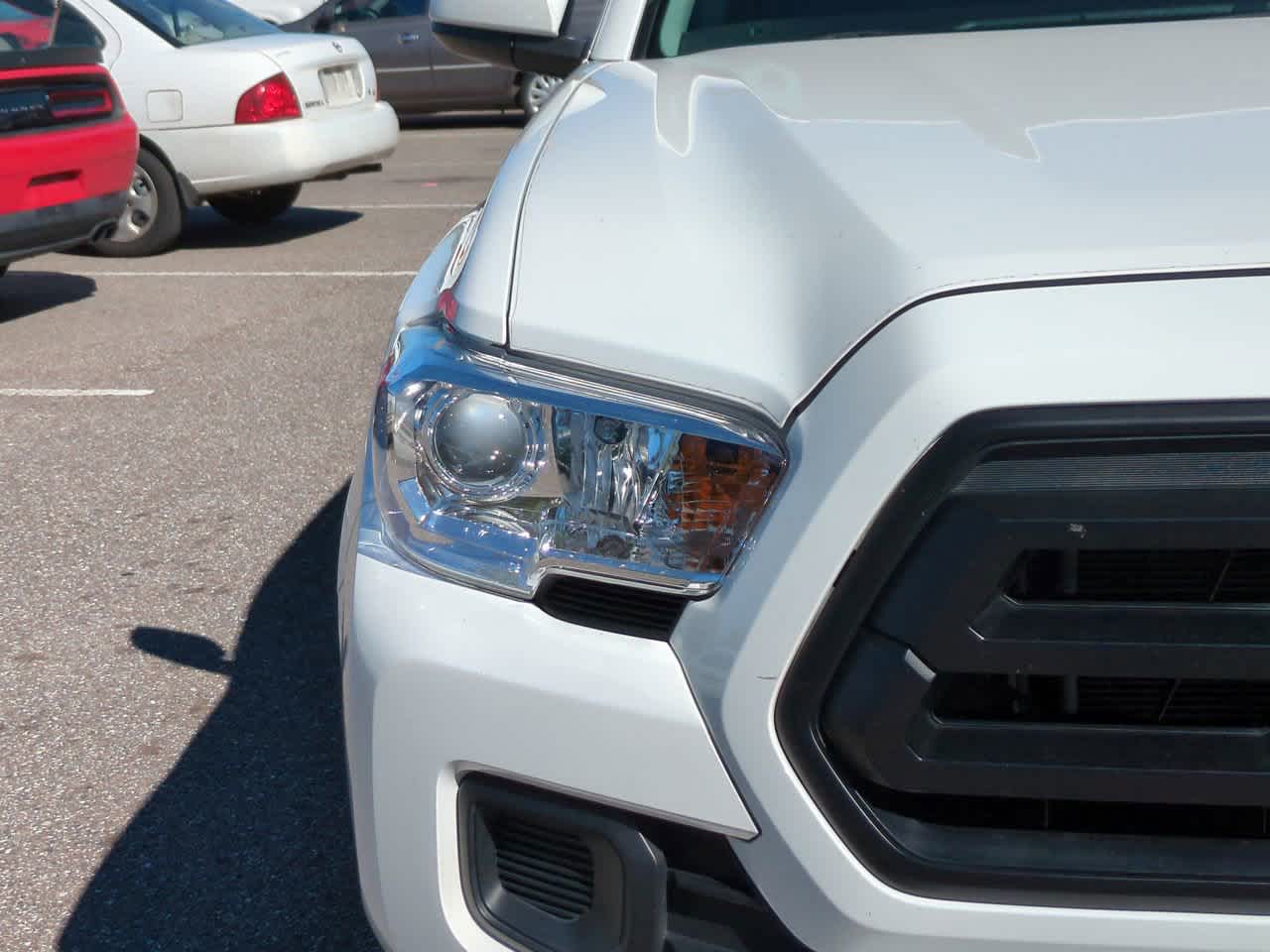 Thumbnail: 2022 Toyota Tacoma - 10