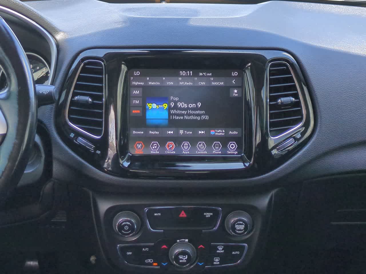 Thumbnail: 2020 Jeep Compass - 17