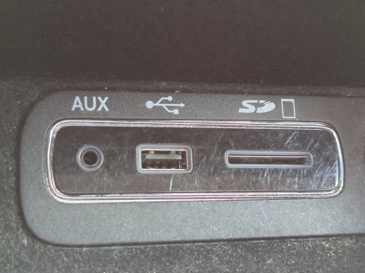 Thumbnail: 2015 Jeep Grand Cherokee - 21