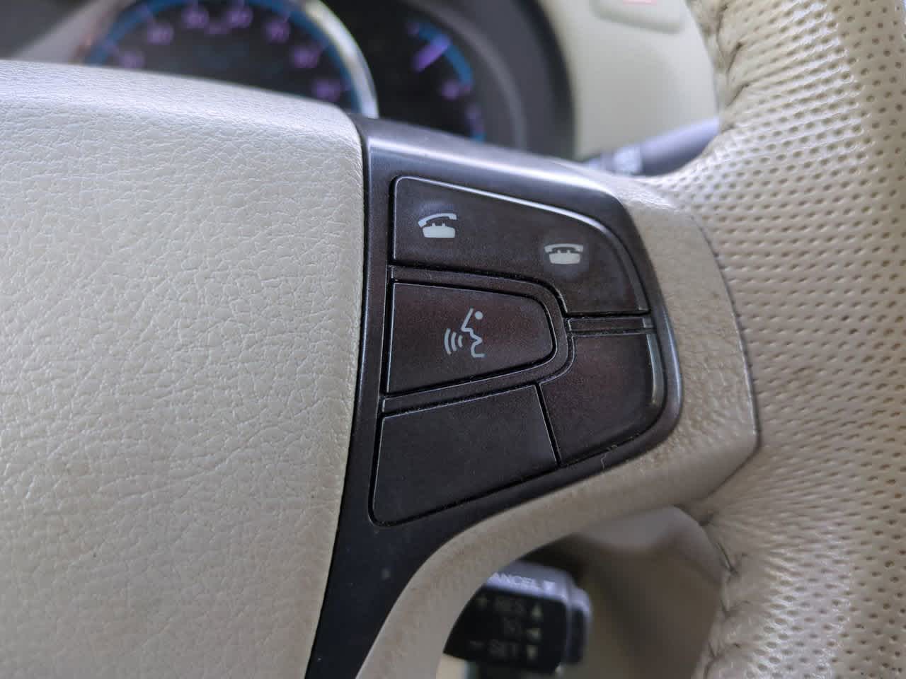 Thumbnail: 2014 Toyota Sienna - 25